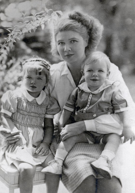 Janice Ball Fisher with two of children, Joanie and Mike